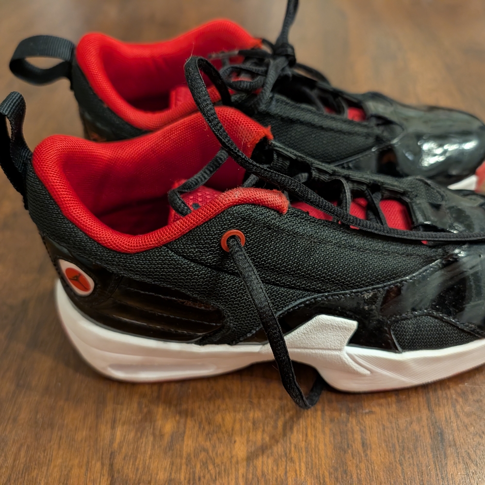 Jordans Max Aura Kids 4Y